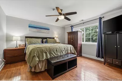 190 Lake Pointe Circle #190, Middle Island, NY 11953 - Photo 13