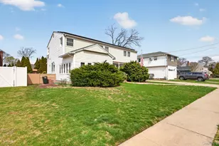 1710 St Marks Ave, Merrick, NY 11566 - Photo 3