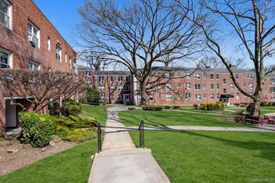 17 Edwards Street #3A, Roslyn Heights, NY 11577 - Photo 13