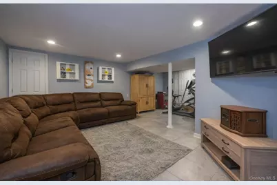 2941 Harvey Avenue, Oceanside, NY 11572 - Photo 19