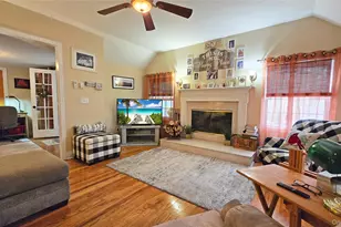 32 Atlantic Ave, East Moriches, NY 11940 - Photo 9