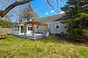 32 Atlantic Ave, East Moriches, NY 11940 - Photo 9