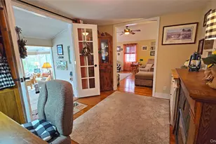 32 Atlantic Ave, East Moriches, NY 11940 - Photo 17