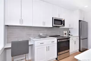 651 W Blvd, Pelham, NY 10803 - Photo 3