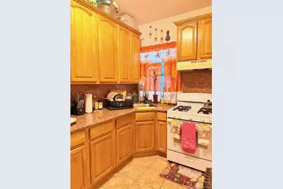 11146 Inwood Street, Jamaica, NY 11435 - Photo 3