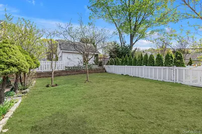 190 Bryant Avenue, Floral Park, NY 11001 - Photo 23