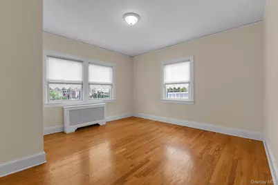 190 Bryant Avenue, Floral Park, NY 11001 - Photo 11