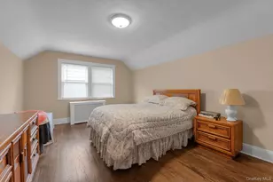 190 Bryant Ave, Floral Park, NY 11001 - Photo 17