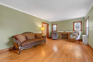 190 Bryant Ave, Floral Park, NY 11001 - Photo 3