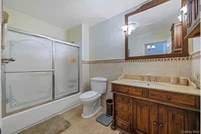 2840 Nicole Court, Oceanside, NY 11572 - Photo 33