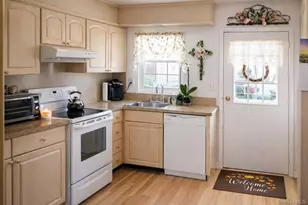 124 Exmore Ct, Ridge, NY 11961 - Photo 3