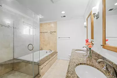 129 Golf View Drive #129, Jericho, NY 11753 - Photo 17