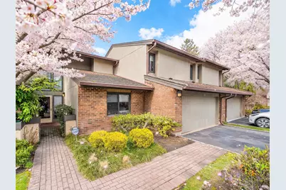 129 Golf View Drive #129, Jericho, NY 11753 - Photo 3