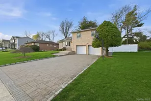 51 Ivy Dr, Jericho, NY 11753 - Photo 3