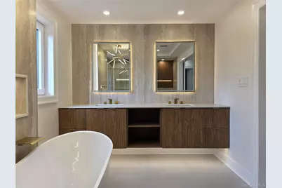 208 Wetherill Road, Garden City, NY 11530 - Photo 23