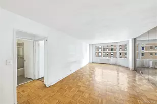 77 W 55th St, New York, NY 10019 - Photo 9