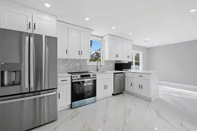 10 Curlin Lane, Saint James, NY 11780 - Photo 11