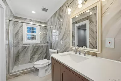 10 Curlin Lane, Saint James, NY 11780 - Photo 17