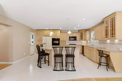 2295 3rd Street, East Meadow, NY 11554 - Photo 15