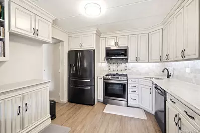 540 Ellsworth Avenue #D2, Bronx, NY 10465 - Photo 11