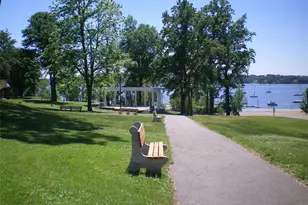 400 Carney St, Glen Cove, NY 11542 - Photo 15