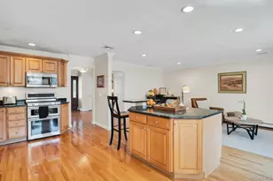 44 McCulloch Dr, Dix Hills, NY 11746 - Photo 29