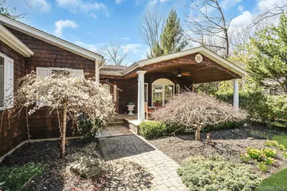 44 McCulloch Drive, Dix Hills, NY 11746 - Photo 3