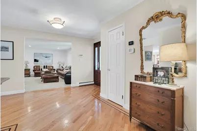 44 McCulloch Drive, Dix Hills, NY 11746 - Photo 9