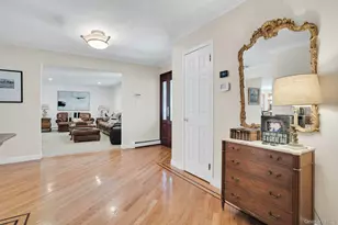 44 McCulloch Dr, Dix Hills, NY 11746 - Photo 9