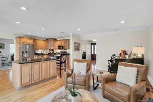 44 McCulloch Dr, Dix Hills, NY 11746 - Photo 21