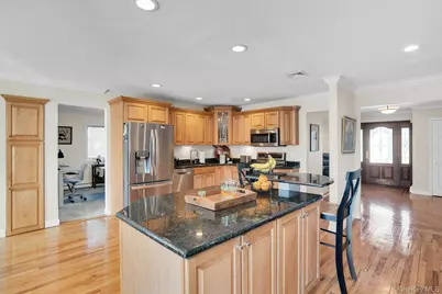 44 McCulloch Drive, Dix Hills, NY 11746 - Photo 23