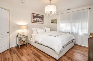 400 Carney St, Glen Cove, NY 11542 - Photo 11