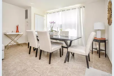 400 Carney Street #607, Glen Cove, NY 11542 - Photo 7