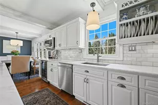 25 Lighthouse Rd, Southold, NY 11971 - Photo 13