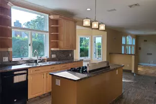 14 Potters Ln, New Rochelle, NY 10805 - Photo 3