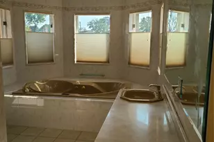 14 Potters Ln, New Rochelle, NY 10805 - Photo 11