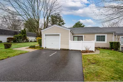 209 Cabot Court S, Saint James, NY 11780 - Photo 11