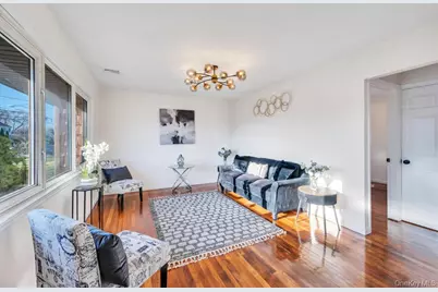 167 Westwood Drive, Brentwood, NY 11717 - Photo 5