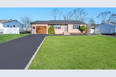 167 Westwood Drive, Brentwood, NY 11717 - Photo 1