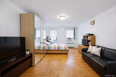 42-52 Layton Street #6F, Elmhurst, NY 11373 - Photo 5