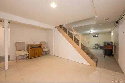 451 Nassau Boulevard, Williston Park, NY 11596 - Photo 17