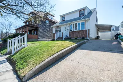 451 Nassau Boulevard, Williston Park, NY 11596 - Photo 1