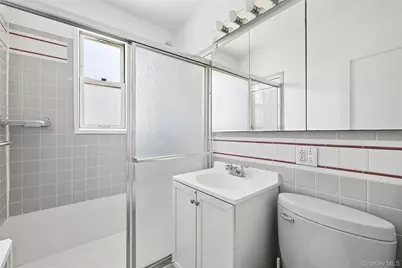 1 Edwards Street #3C, Roslyn Heights, NY 11577 - Photo 13