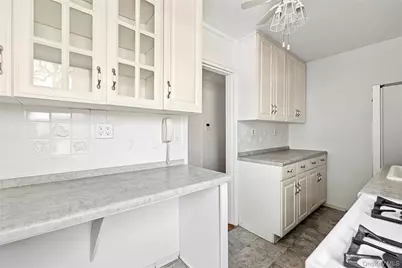 1 Edwards Street #3C, Roslyn Heights, NY 11577 - Photo 7