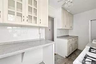 1 Edwards St, Roslyn Heights, NY 11577 - Photo 7