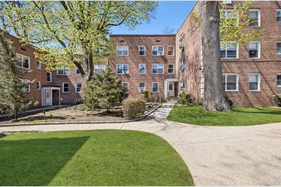 1 Edwards Street #3C, Roslyn Heights, NY 11577 - Photo 1