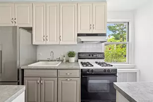 1 Edwards St, Roslyn Heights, NY 11577 - Photo 7