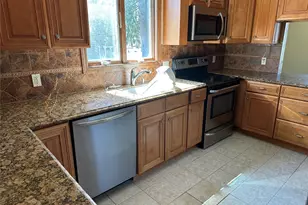 56 Waverly Ave, Smithtown, NY 11787 - Photo 3