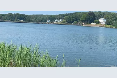 51 Centershore Road #Upper, Centerport, NY 11721 - Photo 3