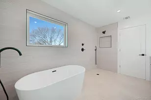 31 Libby Ave, Hicksville, NY 11801 - Photo 43